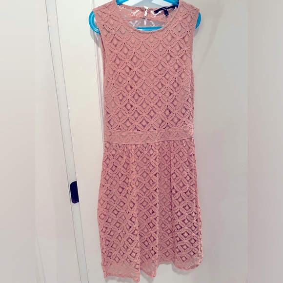 Vero Moda Lace Dress perfect for a special occasion or wedding - Picture 1 of 6